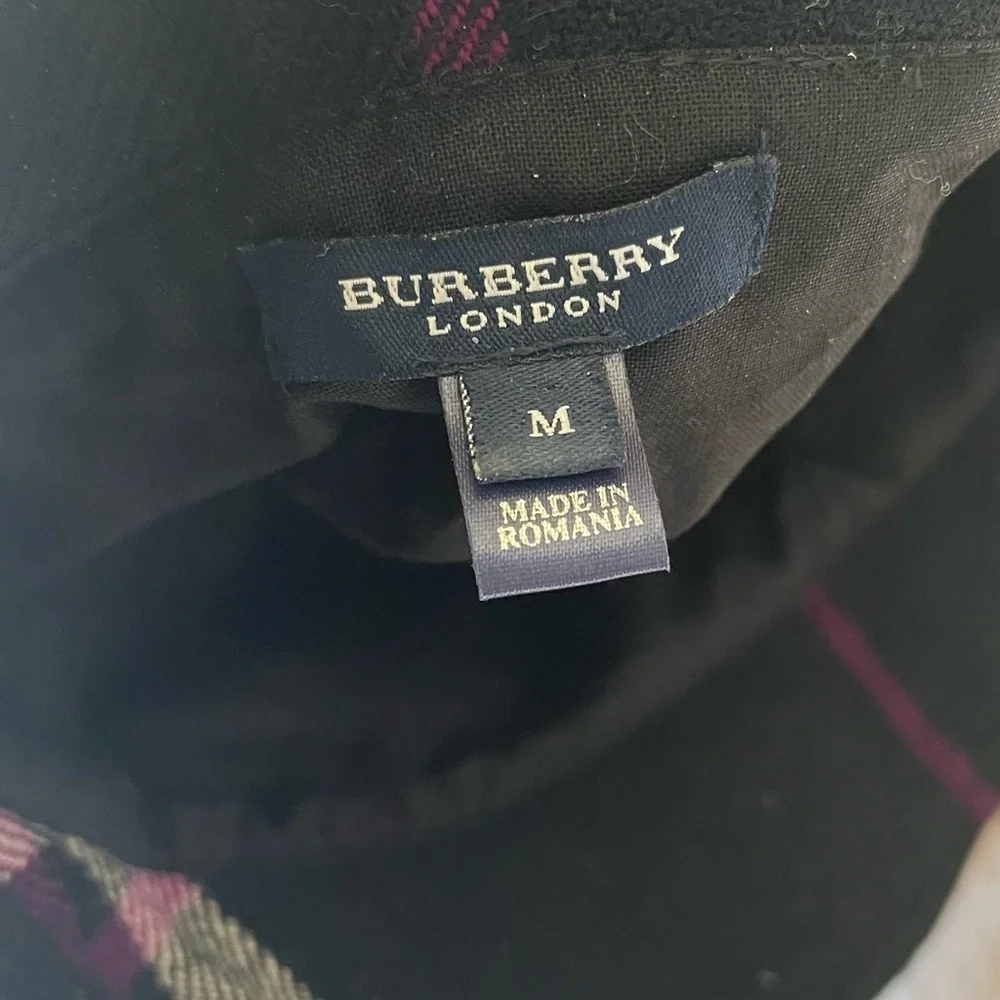 Authentic Burberry Wool Bucket Hat Black White Purple Cozy Warm Classic Pattern - Picture 5 of 7